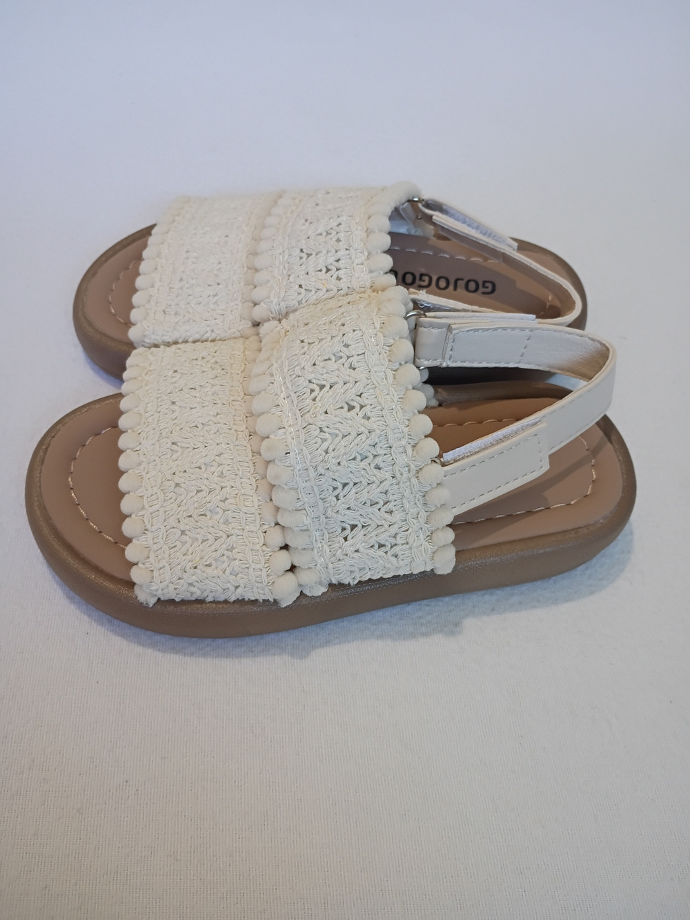 White Crochet Pompom  Boho Summer Preppy  Sandals Gojogolo Size 26 (9.5 Toddler)